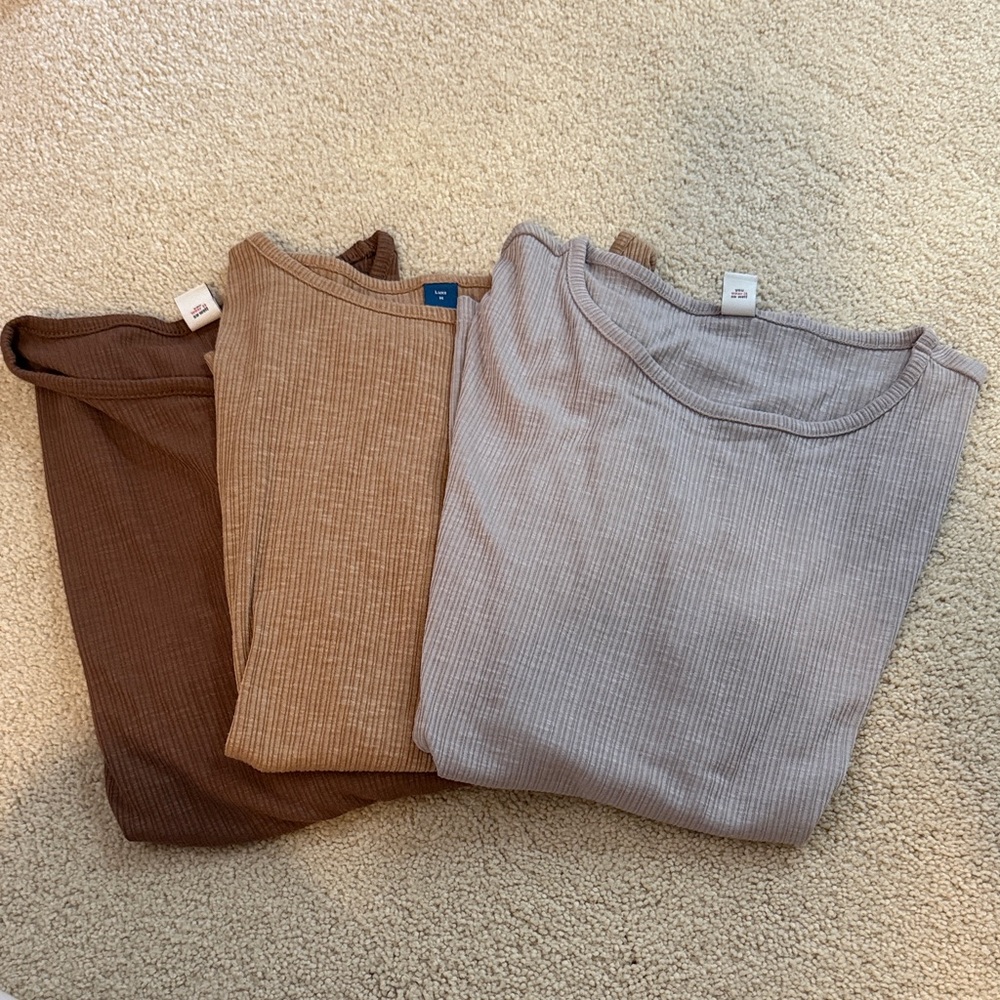 Old Navy Ribbed Short Sleeve Tee Trio - Brown, Camel, Light Purple/Grey